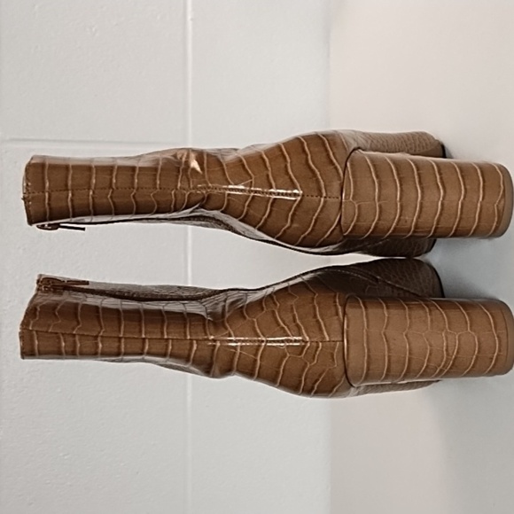 Bamboo 8 Croc Embossed High Heeled Pointed Toe Boot Bootie Tan Beige Bellflower - Picture 6 of 12